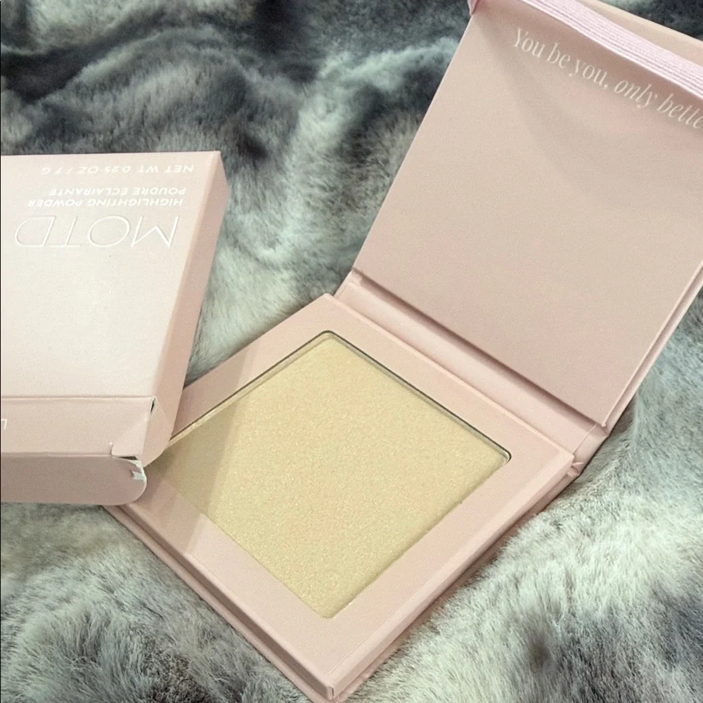 MOTD Highlighting Powder Lucid Moon *NEW*